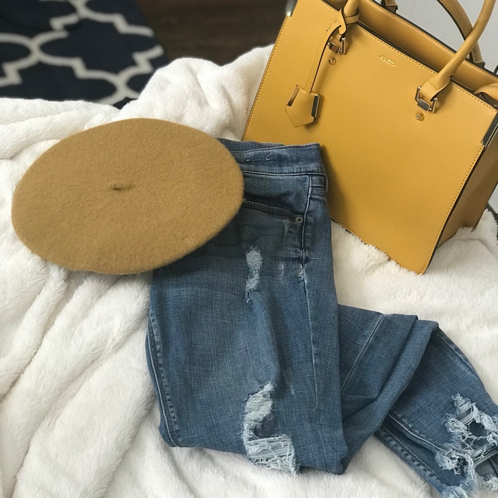 Distressed jeans’ - Picture 3 of 5